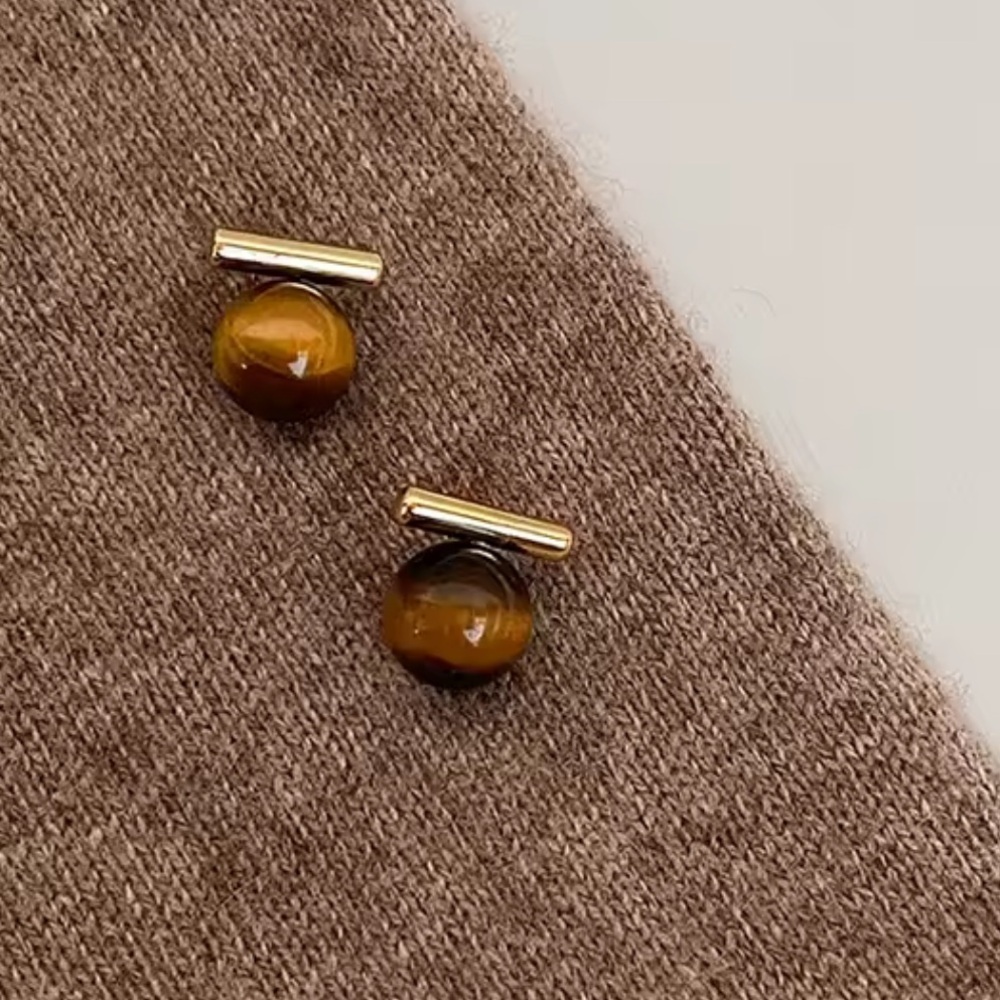 Vintage Tiger’s Eye Stud Earrings — Classic Gold Tone - Picture 9 of 10